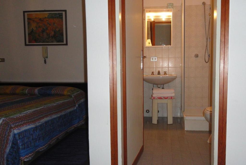 Albergo Ristorante Cima I Pra' Ponte nell'Alpi Room photo